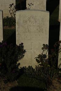 Caterpillar Valley Cemetery Longueval - Campbell, John Dundas